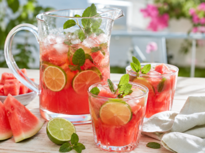 Melónová limonáda s limetkou a mätou