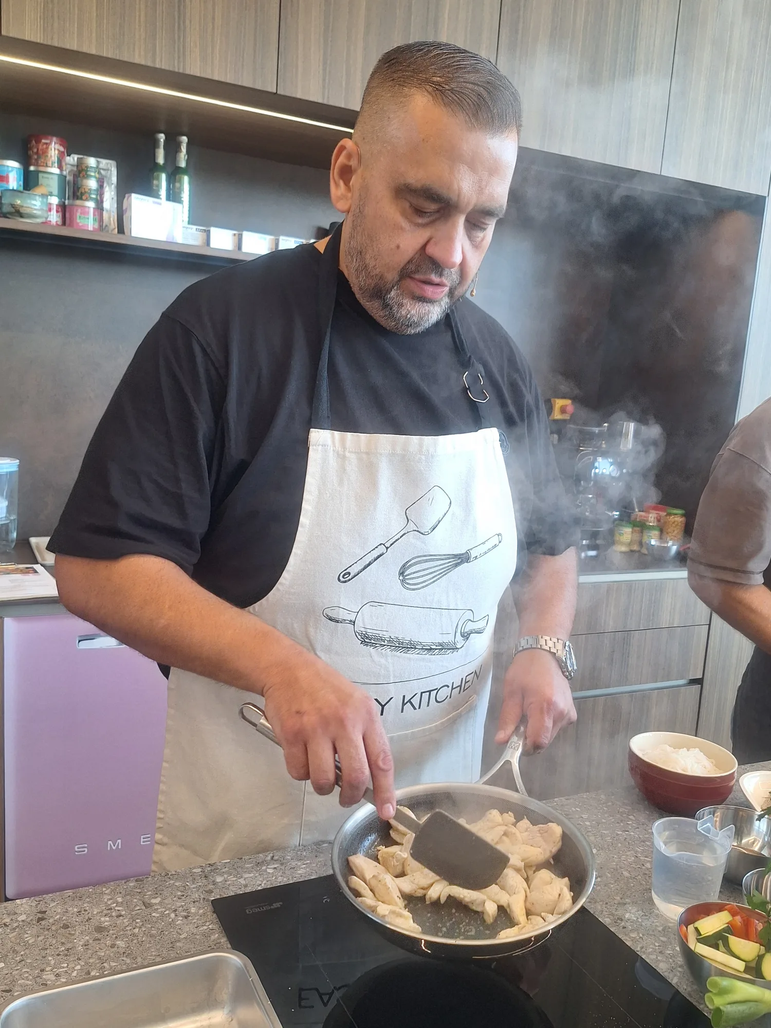 Kuracie mäso s konjakovými cestovinami je obľúbený recept primára Jozefa Tvrdoňa.